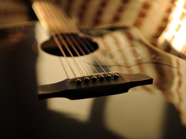 O impacto do encordoamento apropriado para violão
