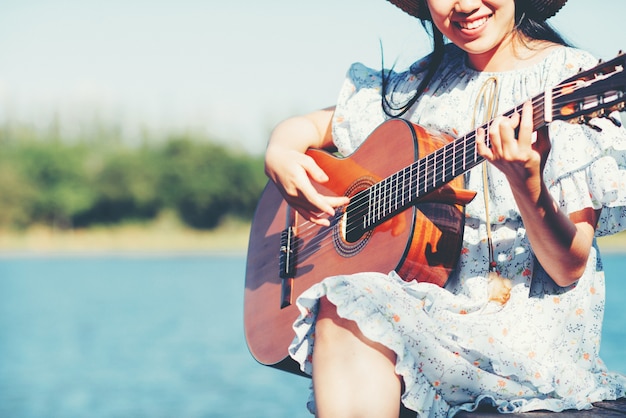 A Magia das Cordas: Violão Eletroacústico e Ukulele, Parceiros Musicais