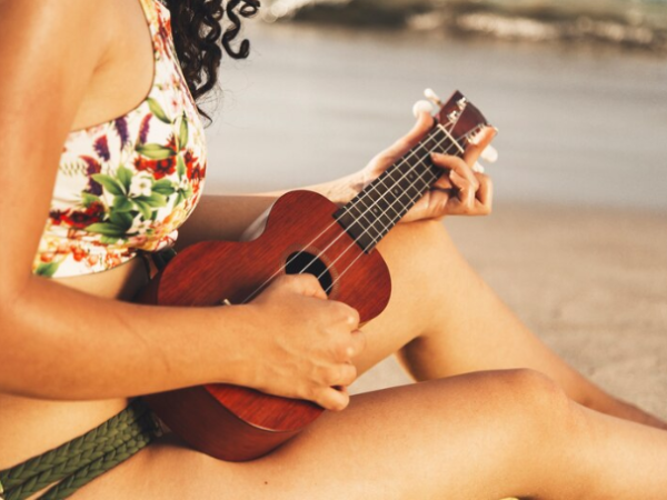 Alegria das Quatro Cordas: Conheça a História do Ukulele e Cavaquinho