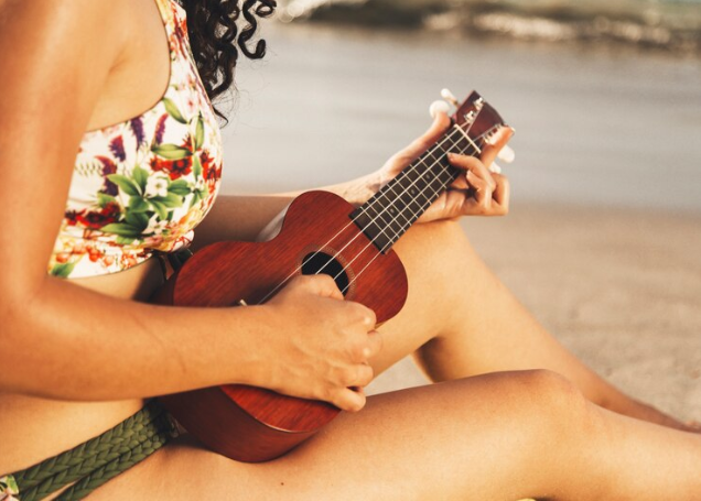 Alegria das Quatro Cordas: Conheça a História do Ukulele e Cavaquinho